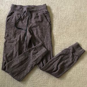 NWOT Lululemon jogger. Never worn. Size 4